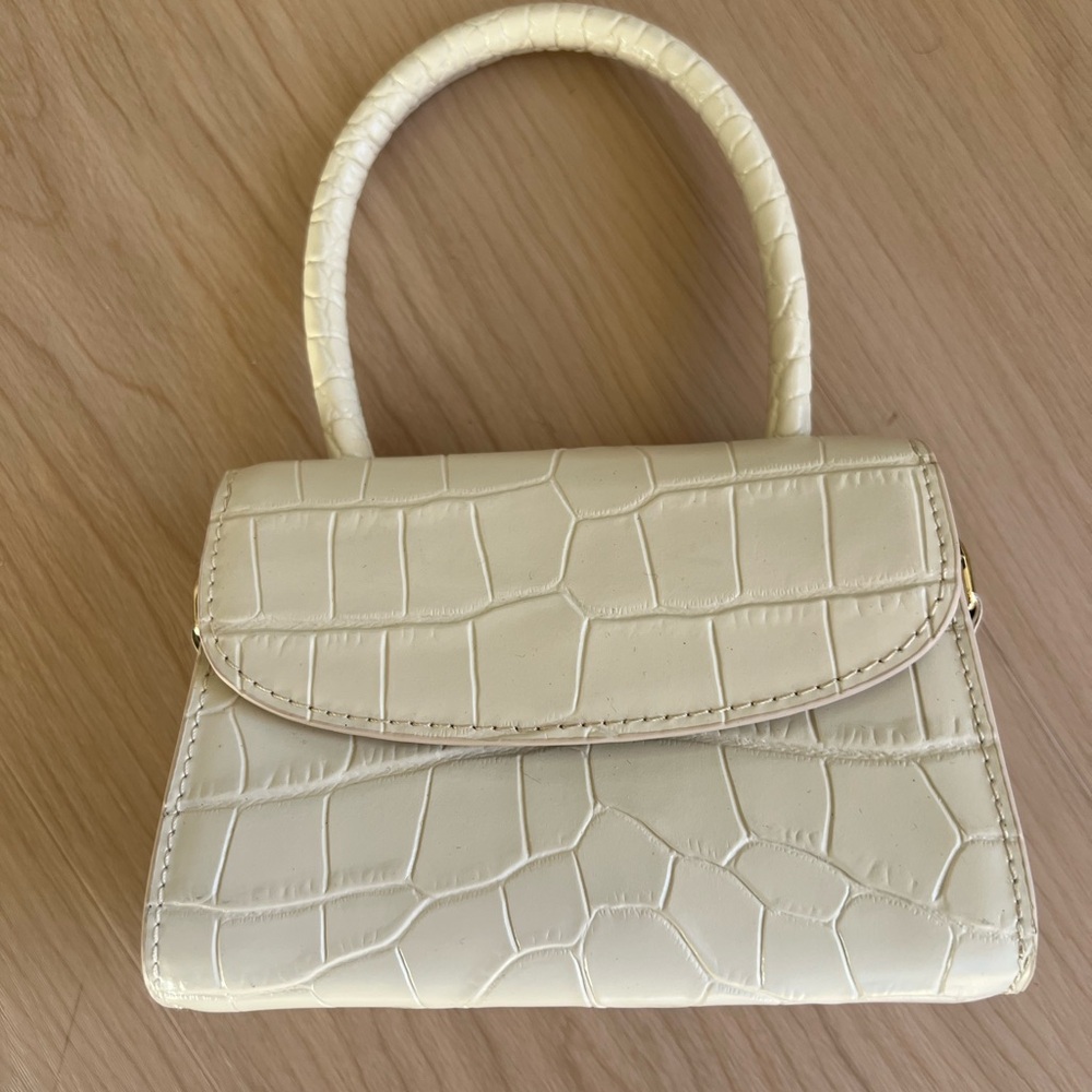 Elegant Cream Handbag